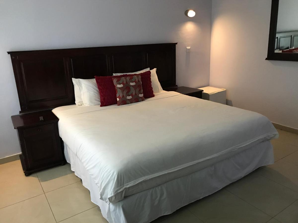Crescent Lodge Ливингстън Екстериор снимка