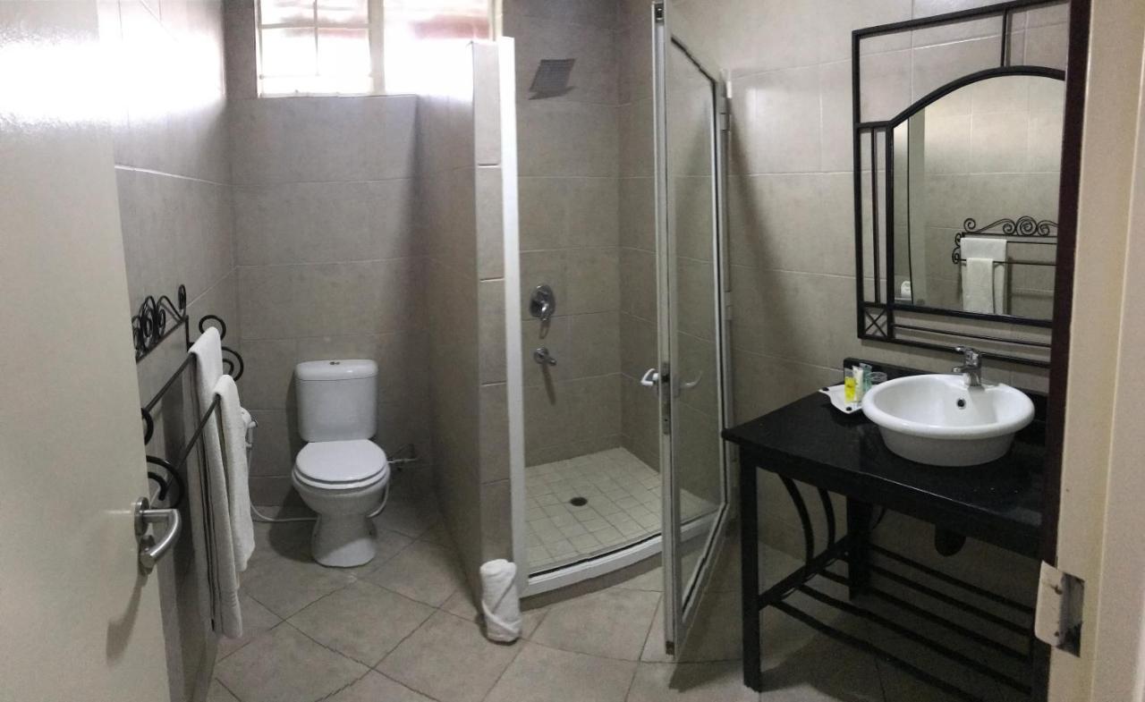 Crescent Lodge Ливингстън Екстериор снимка